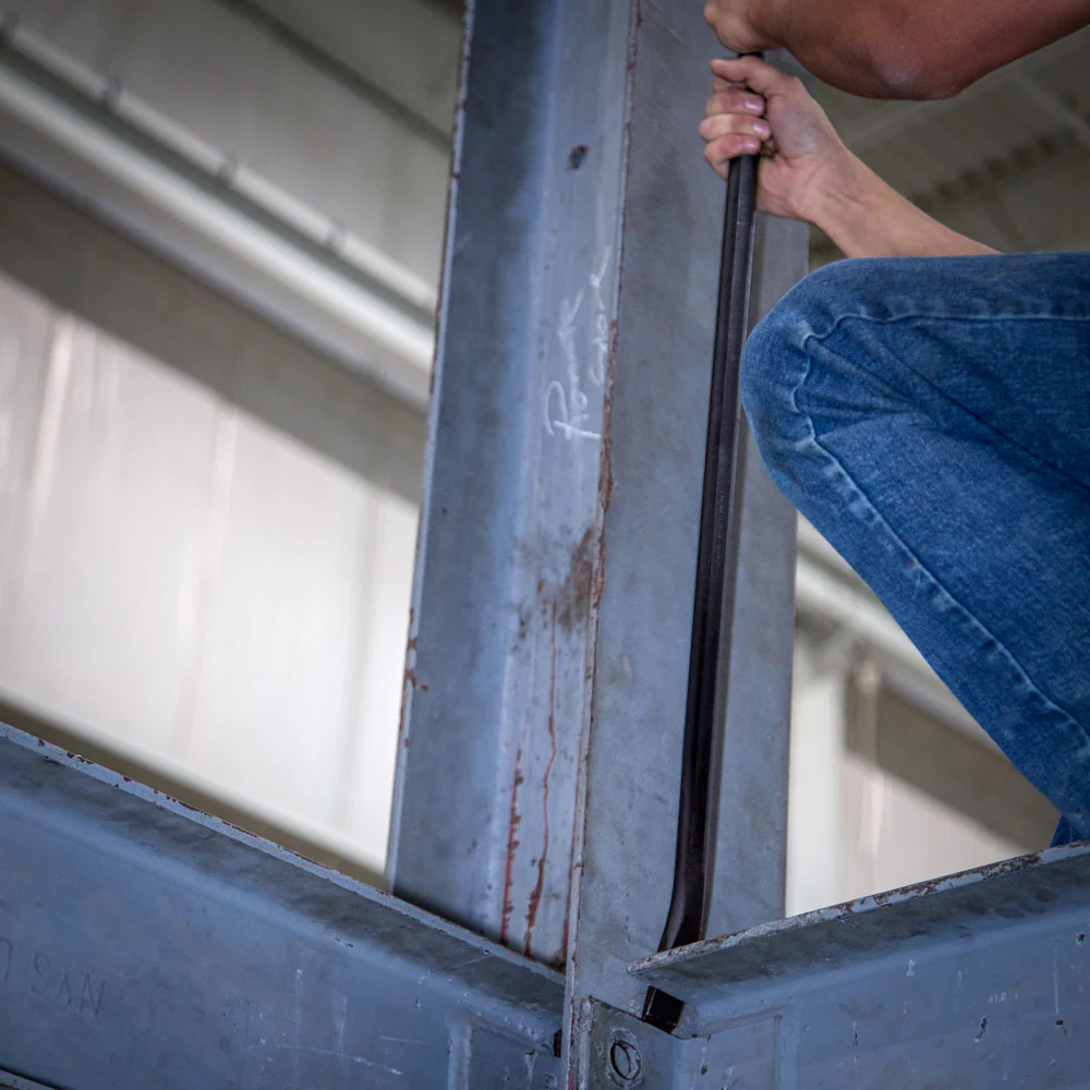 Klein Tools, 3243, Hex Bar, 36 in; 15° Angle, 7/8 in Diameter, Forged Steel - Image 4