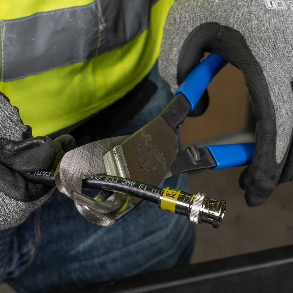 Klein Tools, 63030, Cable Cutter, 1-Inch Capacity, Heat-Treated Steel Blades, Plastic-Dipped Handles - Image 3