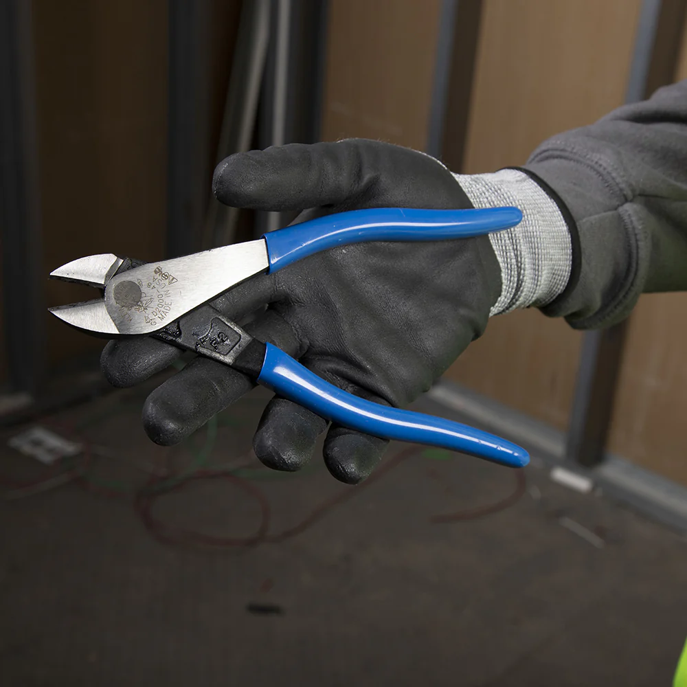 Klein Tools, D2000-48, Diagonal Cutting Pliers, 8 in, Angled Head, High-Leverage, Plastic-Dipped Handles - Image 4