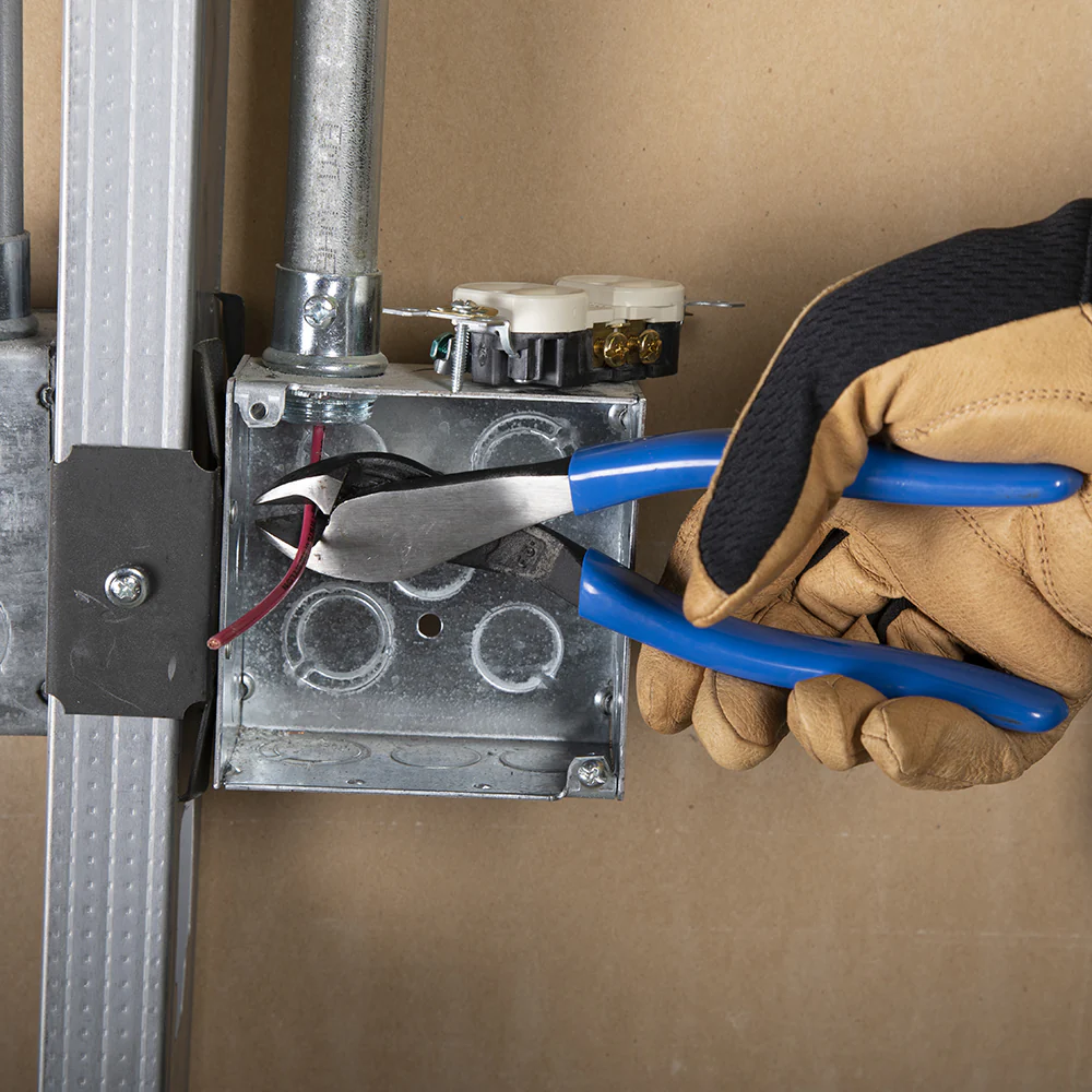 Klein Tools, D2000-48, Diagonal Cutting Pliers, 8 in, Angled Head, High-Leverage, Plastic-Dipped Handles - Image 5